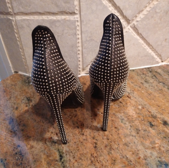 Saint Laurent Studded stilettos - Picture 3 of 8